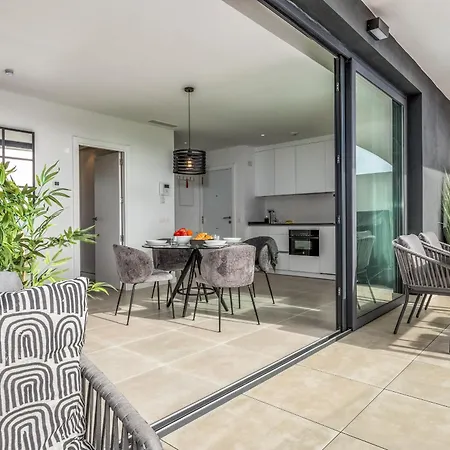 Apartamento Vivi Homes - Carma Pool, Terrace, Garden&beach *