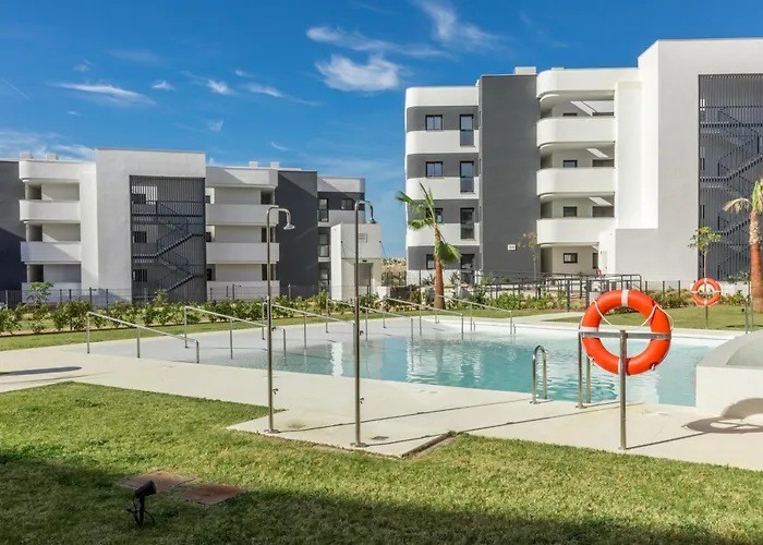 Vivi Homes - Carma Pool, Terrace, Garden & Apartment