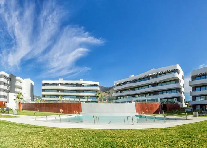 Vivi Homes - Carma Pool, Terrace, Garden & Apartment