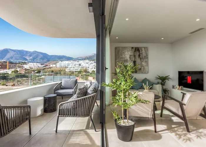 Vivi Homes - Carma Pool, Terrace, Garden & Apartment *