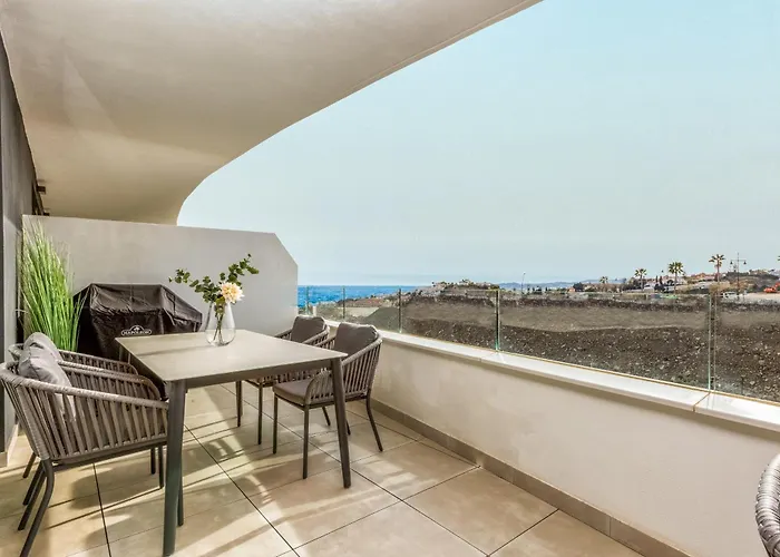 Апартаменты Vivi Homes - Carma Pool, Terrace, Garden &